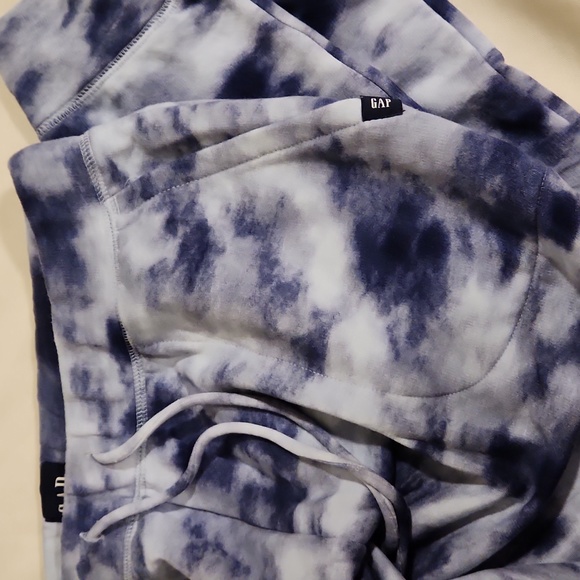 Size: M, GAP Blue Tie Dye Draw String Jogger Sweatpants Never Worn - Picture 3 of 3